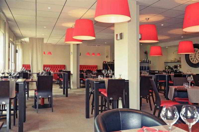 Mercure Lyon Est Hotel 4*
