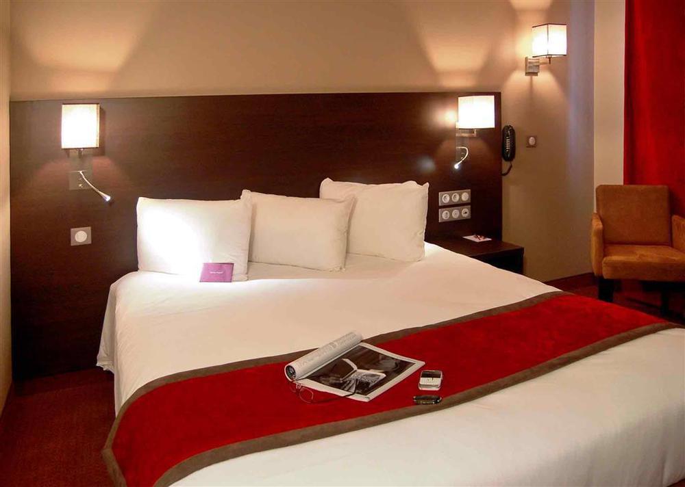 Mercure Lyon Est Hotel 4*