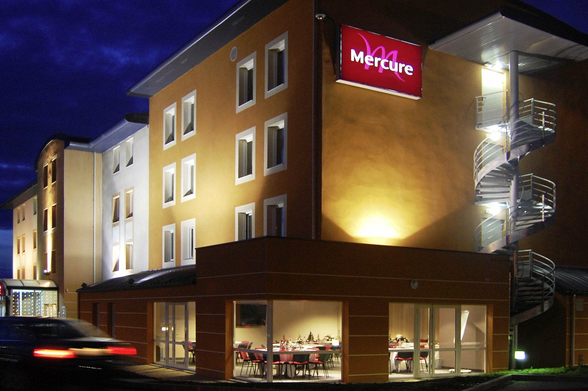Mercure Lyon Est 4*